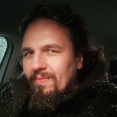 DanielFlakaPriv's profile picture. Moje autorytety dawno nie żyją, więc nie są w stanie mnie już zawieść.