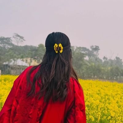 raafiah_'s profile picture. ᴊᴜsᴛ ᴀ ɢɪʀʟ ᴡʜᴏ’s ᴛʀʏɪɴɢ ᴛᴏ sᴇᴇ ʜᴇʀsᴇʟғ ᴛʜᴇ ᴡᴀʏ ɢᴏᴅ sᴇᴇs ʜᴇʀ..💕