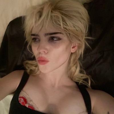lettertonat's profile picture. where the fuck is natalie︎
︎︎
︎─── 

read straw page byf! :)
