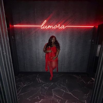 IsisAlston_'s profile picture. welcome to my digital diary xoxo