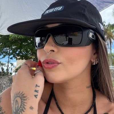 | Melhor não mexer com uma Ariana. | ♈