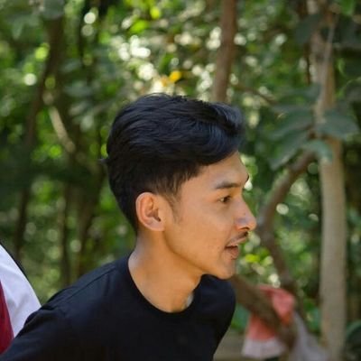 cloveswithoutc's profile picture. HAEC EST VIVENDI CONDITIO                                        
|| Menanam di @smallgrdn