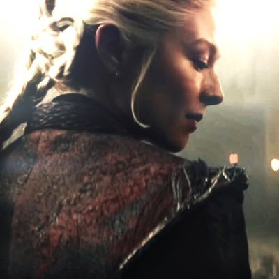 daenerryxz's profile picture. devoted to the dragon queens .𖥔 ݁☾ | @thinktarg