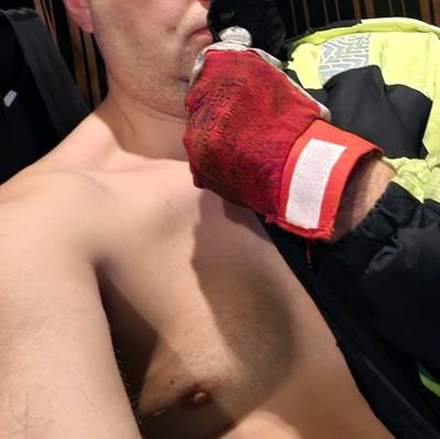 Night driver.
No face. No name.
After dark content.
18+