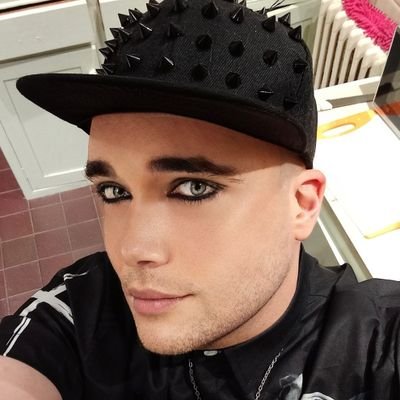 Ourfarewell's profile picture. Welsh Remainer 
#FreePalestine.
Finding me.
Light as a feather stiff as a board.
Leftie (The Green Party 💚)
LGBTQIA+
BLM
Queer.
Trans Ally - Always