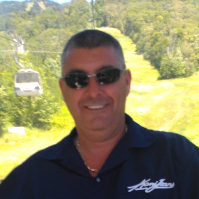 Aujourd’hui, il est possible de développer une présence en ligne
et de générer des revenus supplémentaires.
Mais seulement avec une vraie strategie