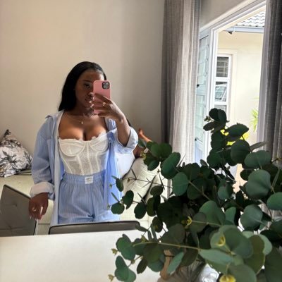 thembi_boo's profile picture. I’m just a girl 🥹 Psalm 46🤗❤️ ♊️ Gemini
