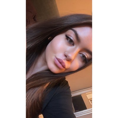 ciaralb97's profile picture. 