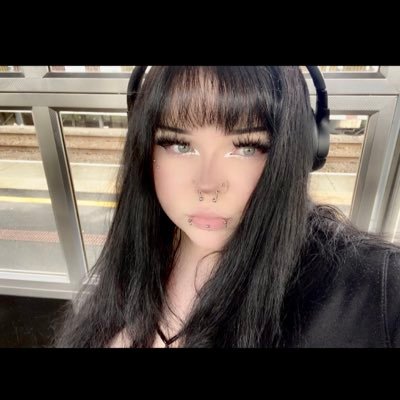 lovesickve's profile picture. | insta ; lovesickve