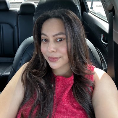 xoxo_alee's profile picture. somewhere between psyc(hot)ic and iconic