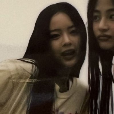 twoloverskiss's profile picture. No hay banda. There is no band! (*‘.̸̸̸̸̸̸̸̸̸̸̸̸̸̸̸̸̸̸̸̸̸̸̸̸̨̨̨̨̨̨̨̨̨̨̨̨.̸̸̨̨‘*) Il n'est pas de orquestra! This is all... a tape-recording.