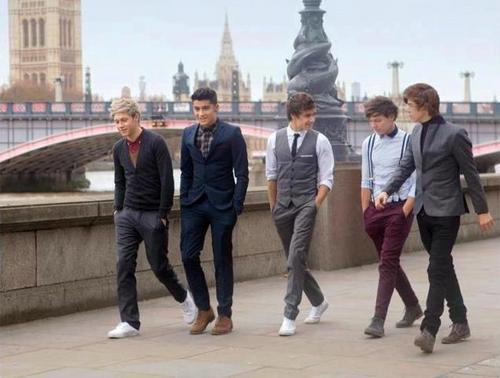 tazettt's profile picture. 