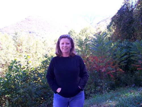 I work from home, I am politically conservative women.  I love grandkids, champagne and golf.