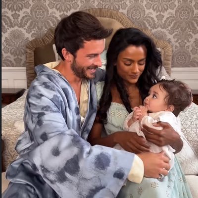 Becky with the Good Hair 🩷