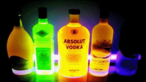 MINISTÉRIO DA SAÚDE ADVERTE: 
O consumo de álcool pode fazer você pensar que está sussurrando, 
quando,na verdade está gritando.