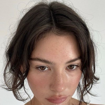 lesstothelee's profile picture. any mention of percabeth my head turns