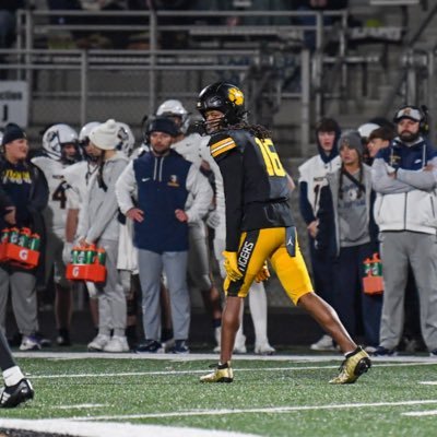 North Allegheny high school | Western Pennsylvania | Class of 2028 | 6’2 185lbs | Wide Receiver | Bench 225 Squat 365| #937-814-3311 |