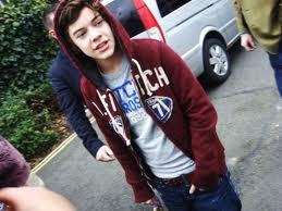 1DHarryTWRP's profile picture. Taste the rainbow with @ZendayaTWRP it tasted like #SkittlesHeaven. but lets cut to the chase the girl your with probably wants me. {RP} {Taken,Bi}