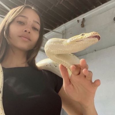 DOLLGIRLSM's profile picture. nicest person in the world