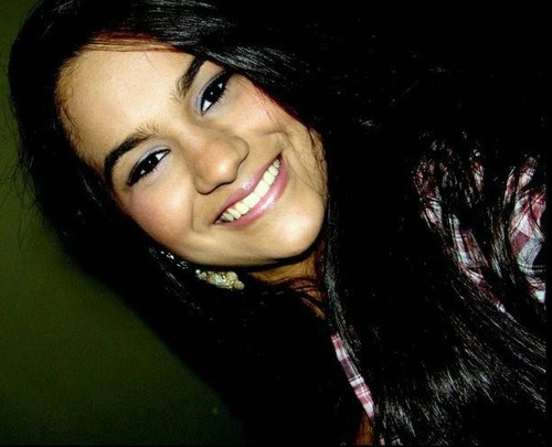 Segue?? Sigo de #Volta.
Sorria bonito e deixe os outros quererem descobrir qual é o segredo que faz você rir.
