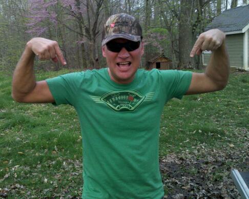 Im a single dude, i'm country, just awsome really! #Reds #Vikings #Colts #Pacers #IU #UK #Nascar #88#14 #HuntinNFishin