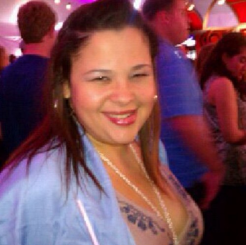 Brujita_yo's profile picture. when life gives u lemons ..... bake a pie!!!!  =)