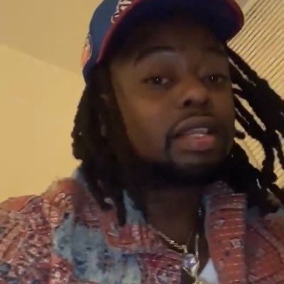 almostglo3d's profile picture. keep it lit 🕯️keep poppin it 🅿️