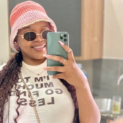Tomorrow's Philanthropist💕 | 🇧🇼black child| God's Favorite 👑❤ | All things fine🕯️🕯️😊💯🔥