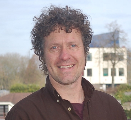 Journalist; writer (book: Gewilde dieren), community manager (Beleef de Lente); columnist; birds (!), cricket, golf, politics, history & music, Vogelbescherming