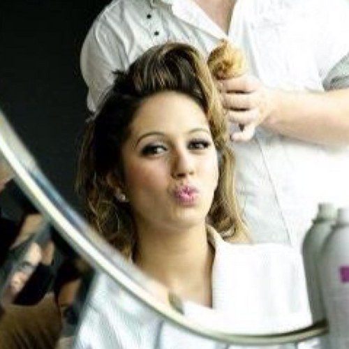 pricastelar's profile picture. Mãe, esposa, advogada e boa amiga. Não necessariamente nessa ordem.