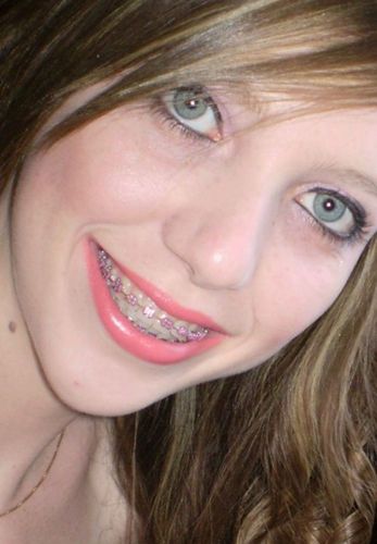 taiininha's profile picture. 