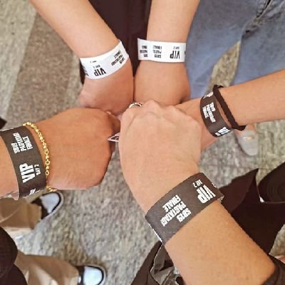 𝓡𝓸𝔁𝔂𝓒𝓱𝓲𝓷 🧛🍢🍭☀️