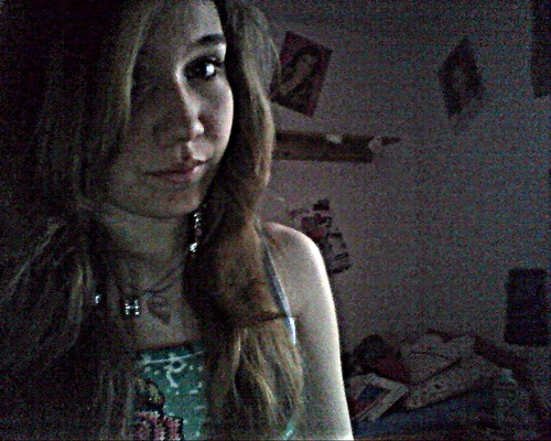 19claire99's profile picture. ...=(