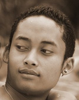 AliravMcFly's profile picture. Androider