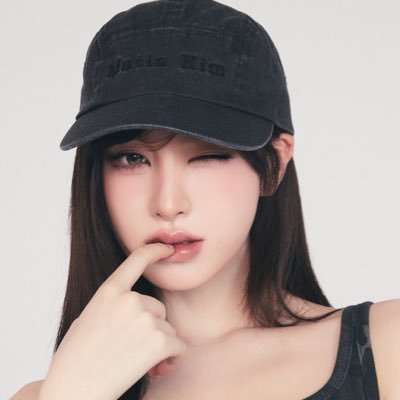 youna ໒꒱ིྀ is seeing ive !