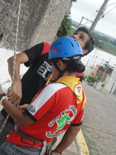 sou simples gosto d fazer amizades , e sou adventista do 7 dia amu ser amém!!!