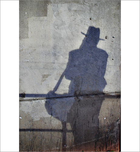 Photographer and writer, Fashion, Travel, Art loving Sydney, believing in people and photographing them too, you and I.