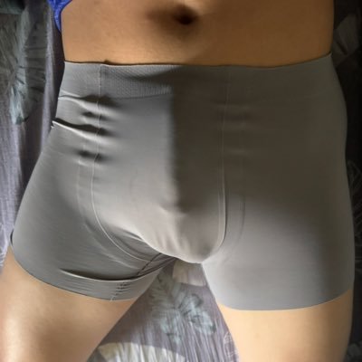 🎯目標成為女人的陽具
平時披著白袍工作
下班後喜歡幫姐姐妹妹服務
初入職場請多多指教
176/73 23Y
歡迎找我聊聊