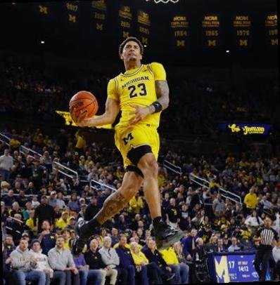 aria_wood31's profile picture. 18. feeding glitter to my thoughts, accidentally subscribed my heart to drama club 🫠✨