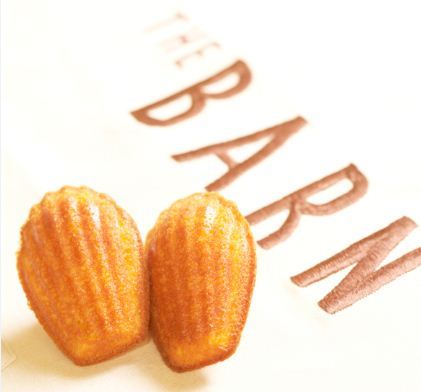 The_Barn_Bake's profile picture. 갓구운 건강빵이 있는 자연주의 카페, '더 반 베이크 스튜디오 & 카페'.
비싸더라도 좋은 재료를 엄선하고, 
시간이 걸리더라도 제대로 만드는, 
만들기 어렵더라도 건강하지 않은 재료는 넣지 않는, 
그래서 정직하고 맛있는 곳
강남구 신사동 포도플라자 4층
tel.02.6912.7577