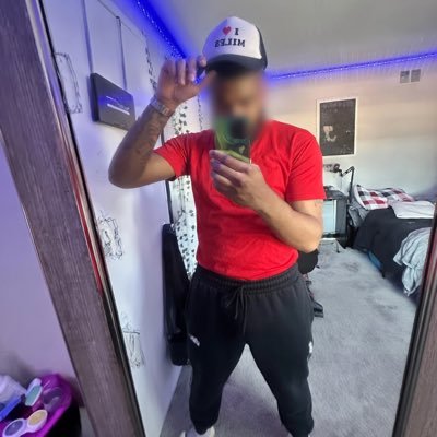 😈