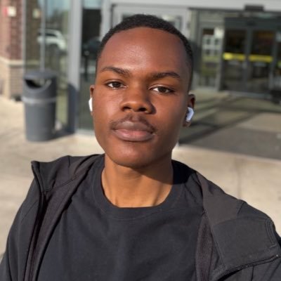 cam is SEEING ARIANA x2