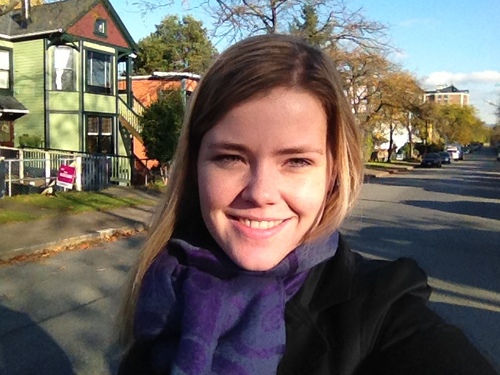 An Icelandic Vancouverite obsessed with food, science, arts, skiing, purple and Beyonce.