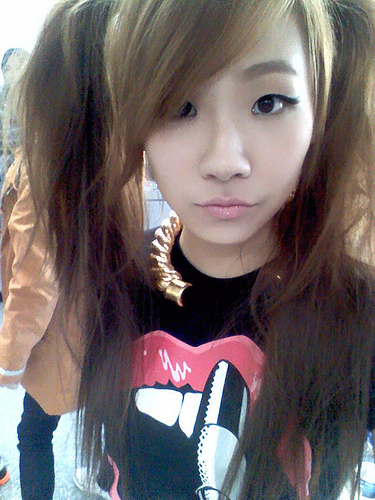 2NE1 Leader CL from the 2ne1! follow our twitter my girls @2ne1___Minze,@2ne1___ParkBom and @2ne1___Dara