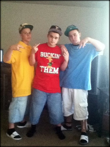 #TeamSingle (; #TeamYolo , #TeamHooper , #TeamMOB , #TeamPothead , #TeamFWM , #TeamFBGM , #TeamFollowback