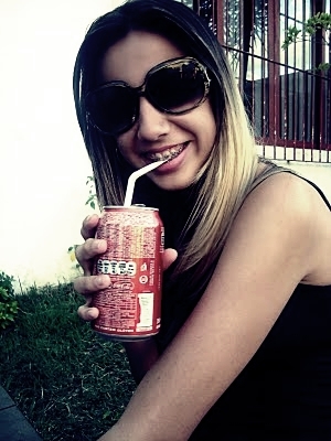 eu viajei no seu olhar , no teu sorriso , nos teus segredos , eu descobri o que é amar , pelo toque , dos seus beeeijos ♪♫