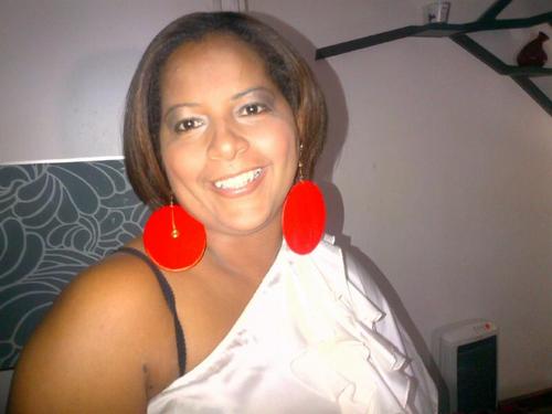 Remmymoi's profile picture. Live, love & life!Always a proud wife & daughter! A sister, a sis in law, a aunt and grand aunt, cousin, a great friend! Manger & own of Remmy's &T'dot salon!