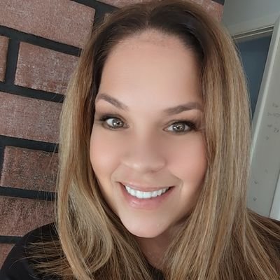 Aries_love417's profile picture. I'm prob singing 90's music✨ #beachlover ☀️🌊#nature 🌲🍁🌻 #fitness 💪 #dogs🐶 #billsmafia ❤️💙 No DMS🚫