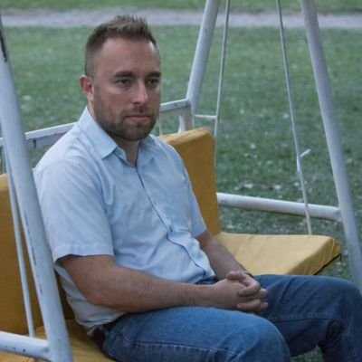 🏴‍☠️🍎L'idiot du village🏴‍☠️🍎