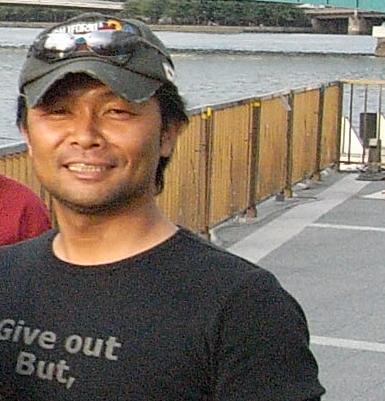 大阪が訪れて楽しい街になるためには楽しそうに暮らす人が増えること。そのためにみんなの不動産、水辺不動産という不動産屋とULTRA 2nd COFFEE AND DINER というカフェを営み、水辺のまち再生プロジェクトと北浜水辺協議会で理事をしています。